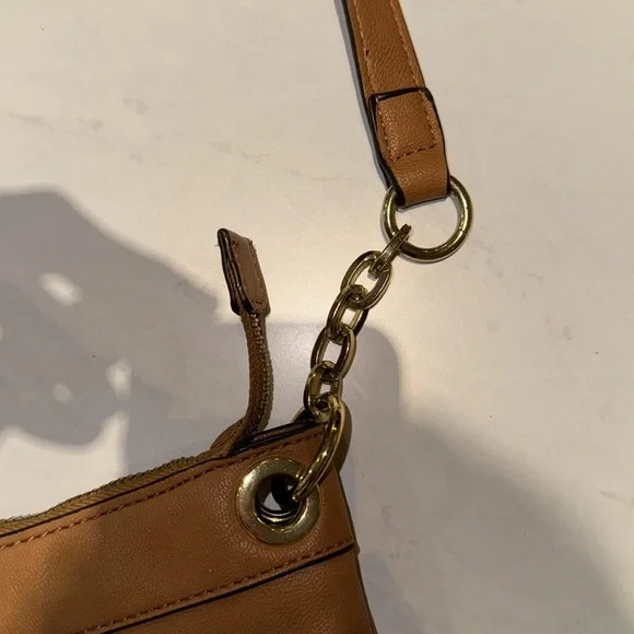 Liz Claiborne camel tan purse gold metal shoulder strap adjustable side pockets​ - Picture 4 of 12